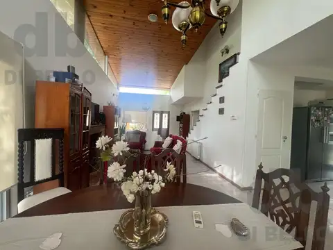 Casa en venta en Barrio Estancia Smithfield, sobre lote central