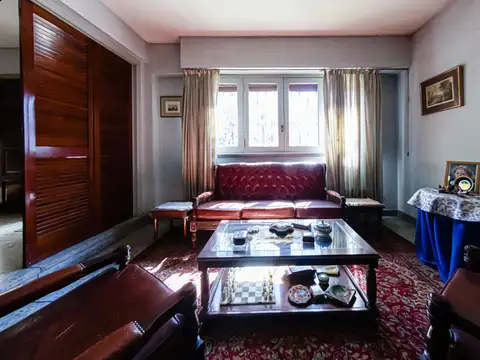 CASA 5 AMB VENTA SAENZ PEÑA CON GARAGE Y PARQUE