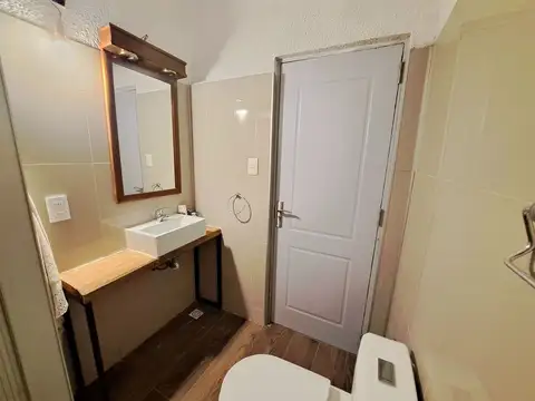 Casa 6 ambientes con 2 baños