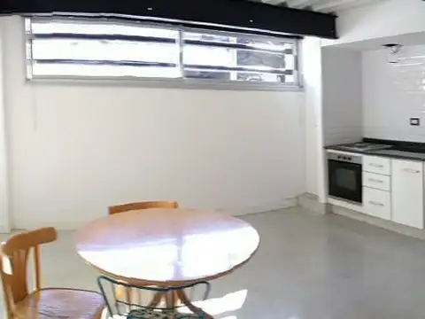Depto Tipo Casa en Alquiler con 1 cocheras