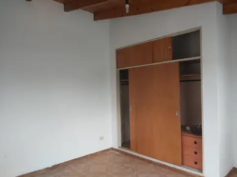 Departamento en Alquiler en Caseros, $ 380.000