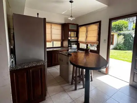 CASA 4 AMBIENTES BOSQUE