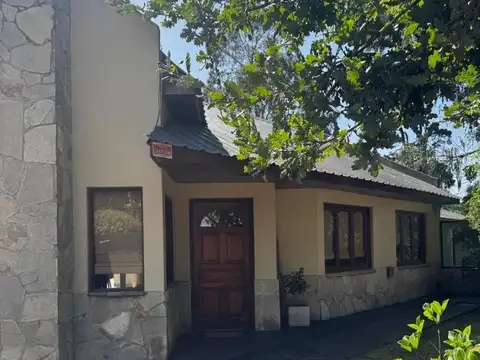 CASA 4 AMBIENTES BOSQUE