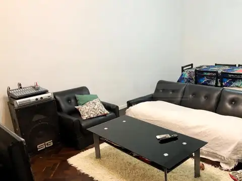 Av. Centenario al 200 entre Alsina y Laprida