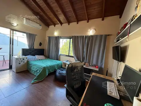 Casa 6 ambientes con 4 baños