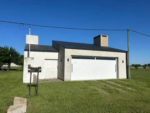 VENTA CASA 2 DORMITORIOS PUJATO NORTE(LADO COMUNA)