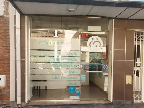 *ALQUILER LOCAL EN EL CENTRO DE RAMOS MEJIA * A 3 CUADRAS Y MEDIA DE LA ESTACION *