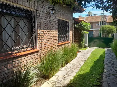 Casa en Venta en Adrogue, USD 195.000