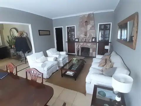 LINDÍSIMA CASA DE 3 HABITACIONES EN EXCELENTE ESTADO!