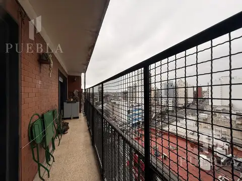 VENTA SEMIPISO DE 3 AMBIENTES MAS DEPENDENCIA EN AVELLANEDA CON COCHERA OPCIONAL APTO CREDITO