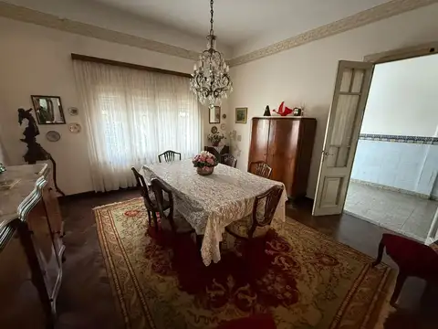 Depto Tipo Casa 5 ambientes con 2 baños