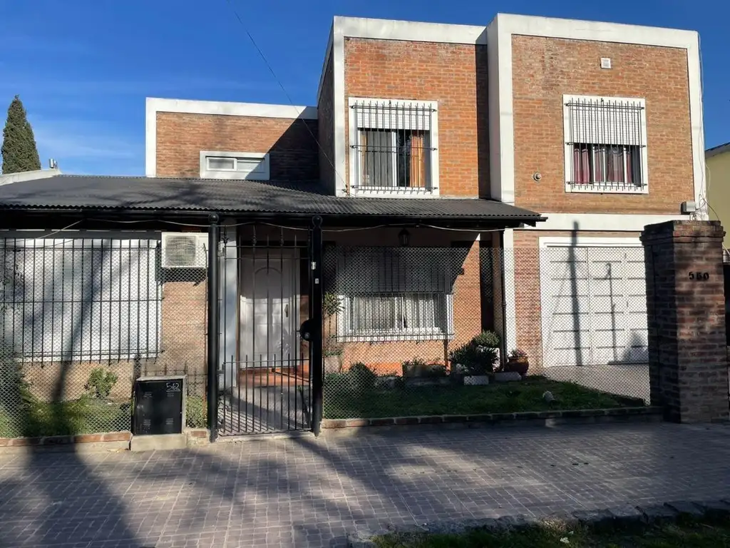 Domingo Chimondegui e/ 12 de Octubre y 25 de Mayo