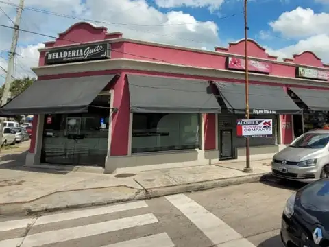 LOCAL COMERCIAL BELLA VISTA