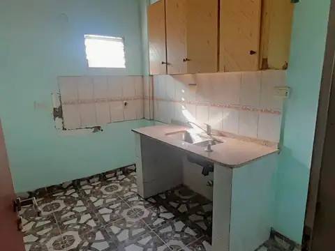 Catriel 5100, Piso pb