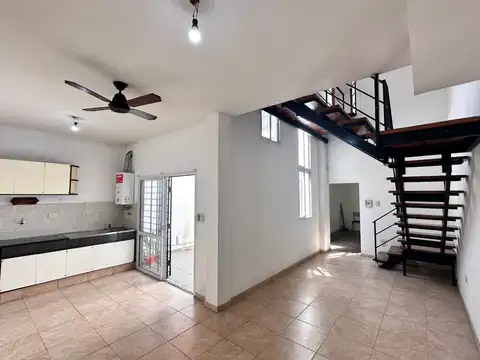 Casa 2 dormitorios en venta c/local en Bella Vista