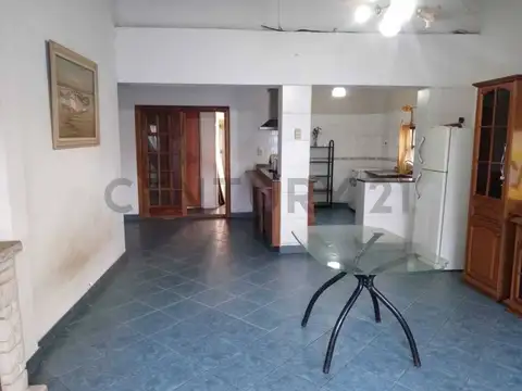 Casa 5 ambientes con 3 baños