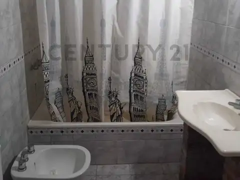 CASA Y DEPARTAMENTO EN BLOQUE 5 AMBIENTES!