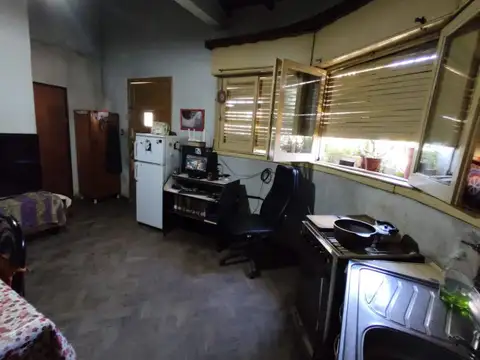 Venta esquina uso comercial en Morón