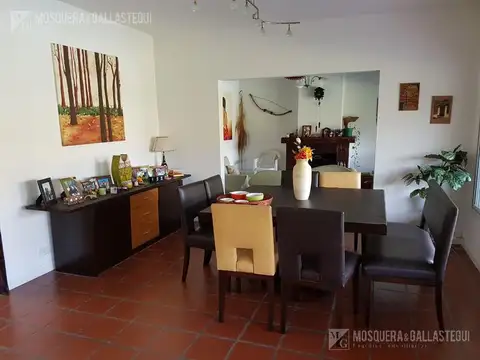 Casa 4 ambientes con 4 baños