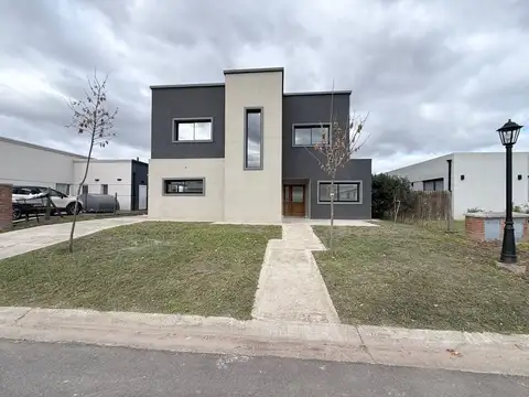Casa de 6 Ambientes en Barrio San Pablo – Diseño, Confort y Calidad en Pilar ?