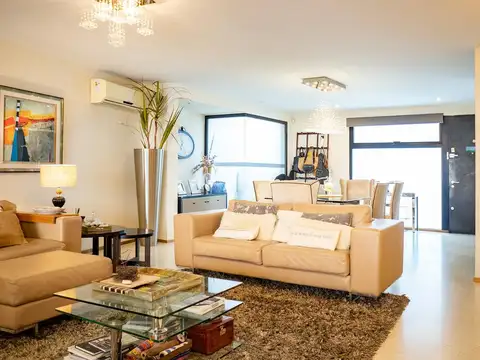 Casa interna triplex de 3 dormitorios con cochera y terraza exclusiva