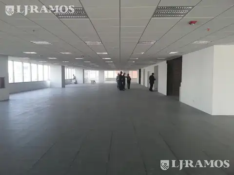 Oficina en Alquiler con 10 cocheras