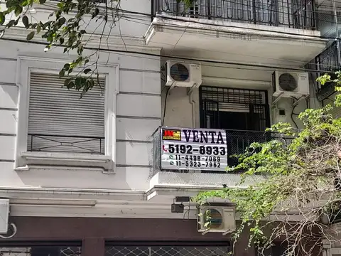 VENTA PH de 4 ambientes con terraza propia.  – Boulogne Sur Mer al 700 – Balvanera.-