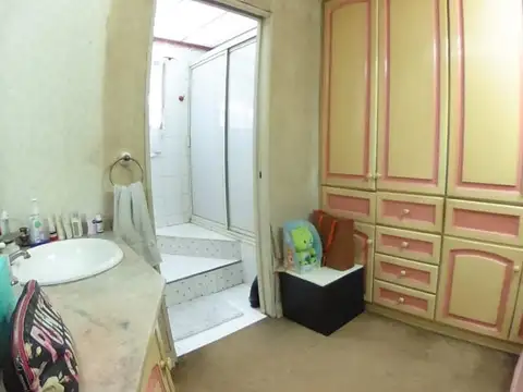 OPORTUNIDAD  HERMOSA CASAQUINTA DE ESTILO EN PQUE LELOIR  8 AMB. 2 PTAS, 1600M2, PARQUE Y PISCINA