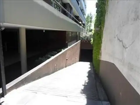 Av del Libertador 12900 entre Parana y Pirovano