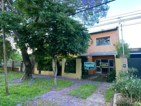 Casa de cuatro dormitorios en Granadero Baigorria Chile al 600 Alquiler
