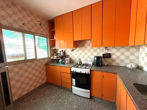 Casa en Venta 6 ambientes en Morón con Taller