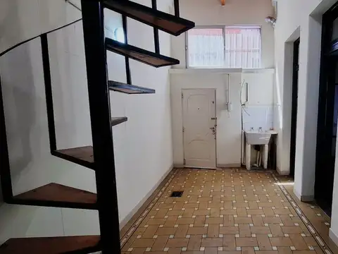 VENTA PH 3 AMBIENTES CON PATIO EN PARQUE CHACABUCO