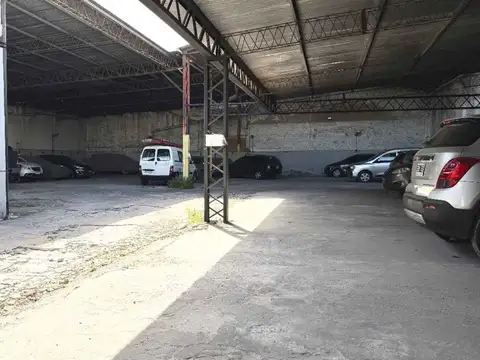 ALQUILER GALPÓN + LOCALES DE 907m² Av. H.Yrigoyen