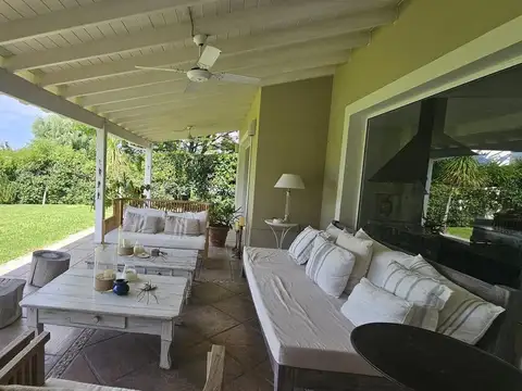 Casa en Alquiler de 5 dormitorios