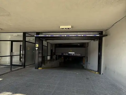 Mario Bravo 800, Piso 1