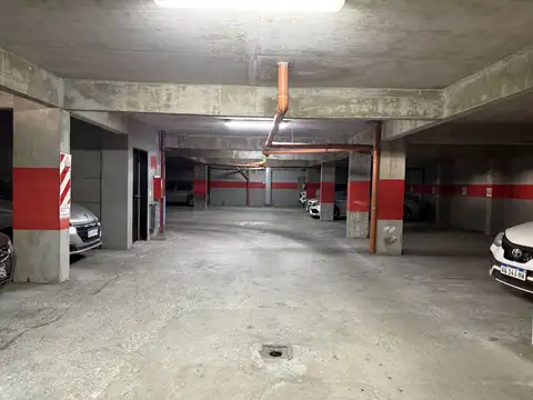 Mario Bravo 800, Piso 1