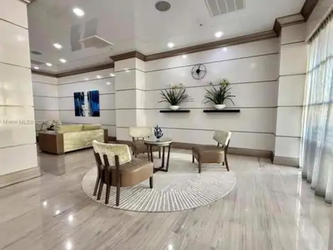 Excelente departamento 2 ambientes con cochera