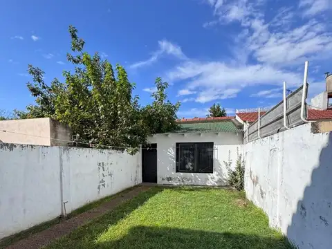 Depto Tipo Casa 4 ambientes con 2 baños