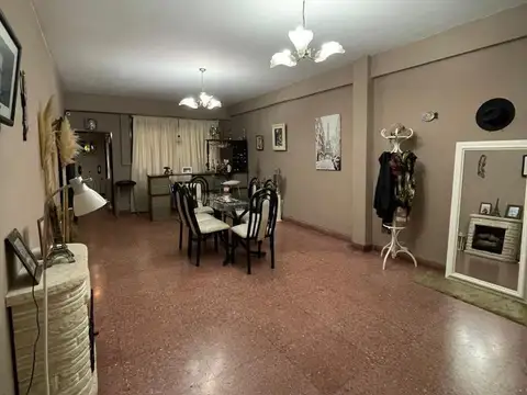 PH - Venta -  Lomas del mirador con garage  y entrada independiente