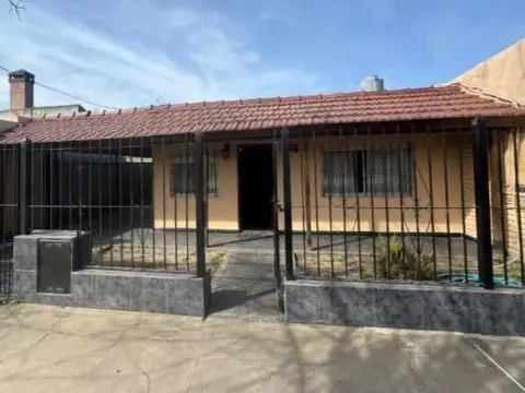 Casa en venta - 2 Dormitorios 1 Baño - San Vicente