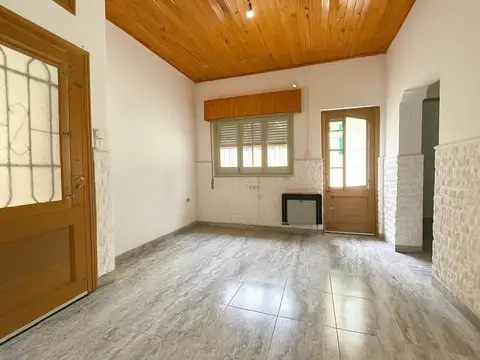 Casa de pasillo en venta 4 dormitorios Echesortu