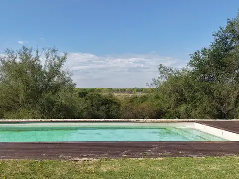 Casa en Venta con 4 cocheras
