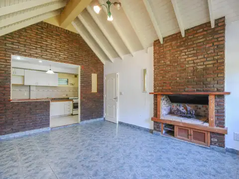 Venta de Quinta 4 ambientes, gran parque y piscina en Ezeiza