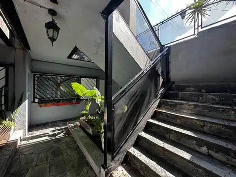 Depto Tipo Casa 5 ambientes con 2 baños