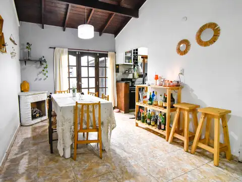 Casa 2 ambientes con 1 baño