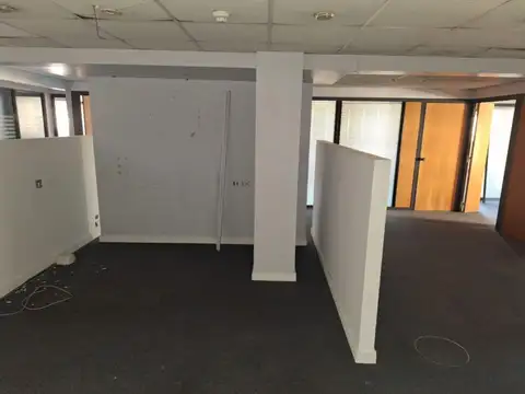 Oficina en Alquiler con 1 cochera