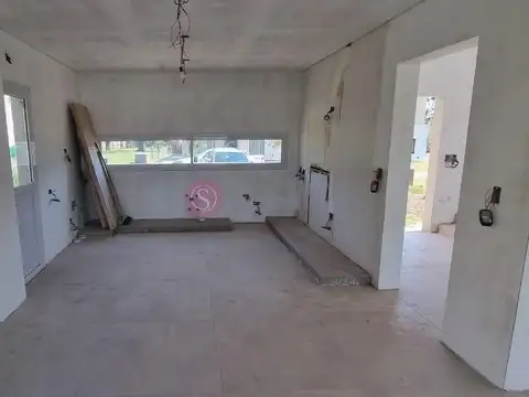 Casa en Venta en Pilar del Este - Santa Lucia, USD 230.000