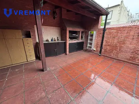 Moreno 2400 / PH 5 Ambientes con terraza y parrilla / sin expensas/ Balvanera/ Alquiler