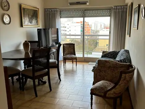 MUY LINDO DEPARTAMENTO TODO AL FRENTE CON BALCON