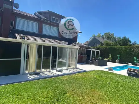 Casa en Venta  Barrio Cerrado Campos de Alvarez 